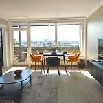 Large Apartment 55 M² ,View & Terrace Paris